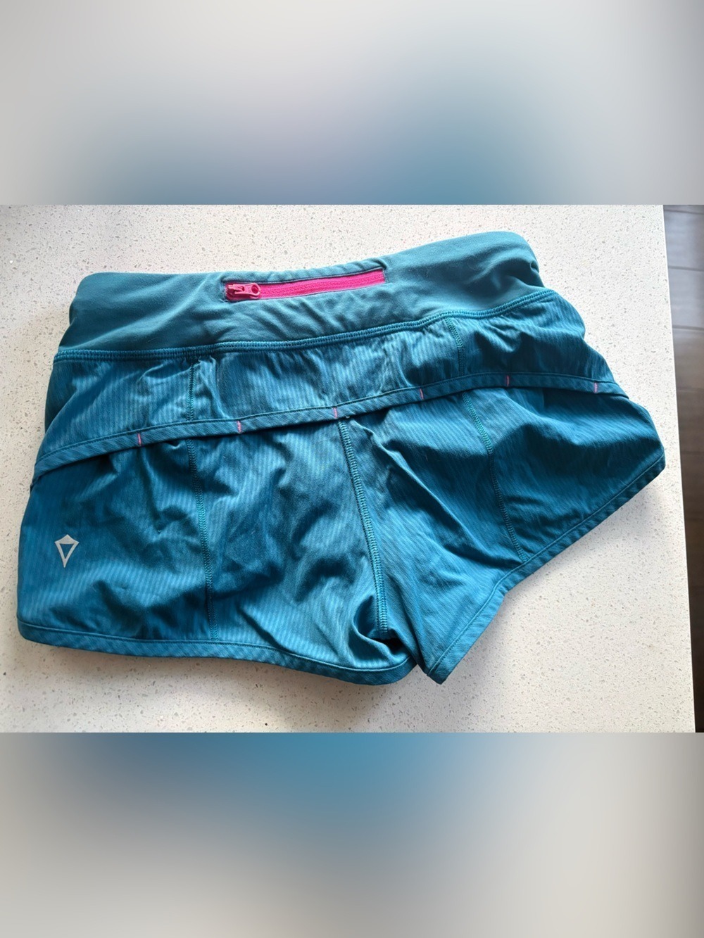 Ivivva youth girl shorts - size 10